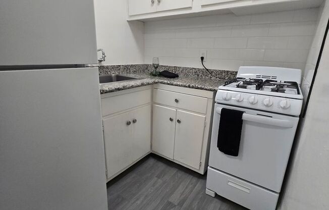 1560 Fairmont Manor Apartments
