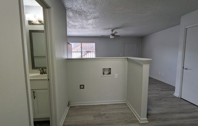 2 beds, 1 bath, 855 sqft, $1,099, Unit 3364-06