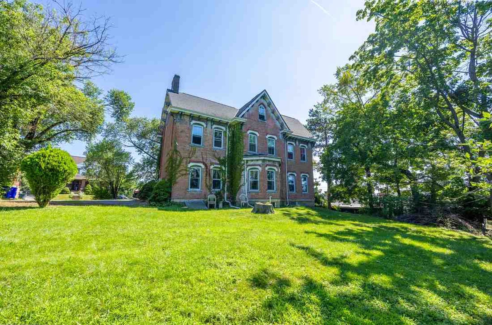 991 Leon Road