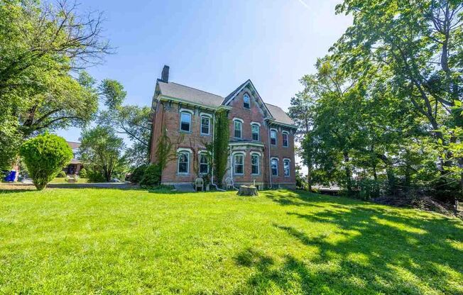 991 Leon Road