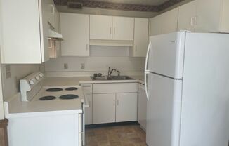 2 beds, 1 bath, $795, Unit Apt 37