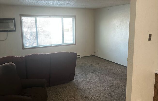 2 beds, 1 bath, 825 sqft, $750, Unit 305