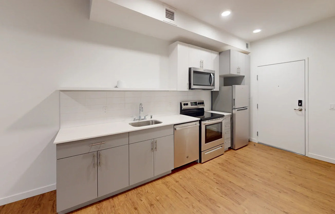 1 bed, 1 bath, 426 sqft, $1,900, Unit 614
