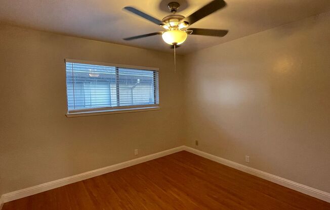 2 beds, 1 bath, 700 sqft, $2,495, Unit 4