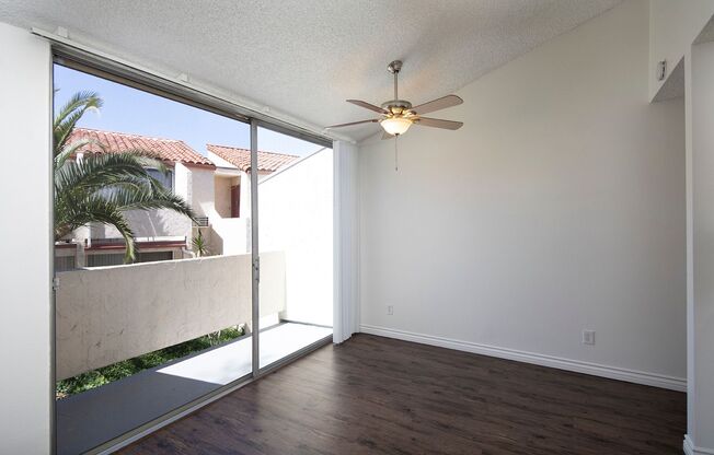 Studio, 1 bath, 410 sqft, $1,795, Unit 056