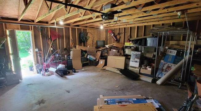 3 beds, 1 bath, 1,400 sqft, $1,600