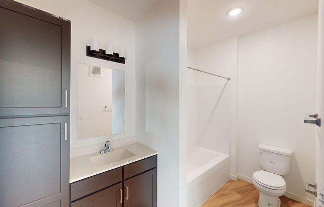 1 bed, 1 bath, 1,003 sqft, $1,305, Unit 7950-2405