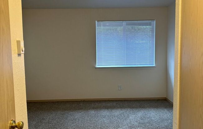 1 bed, 1.5 baths, 855 sqft, $1,395, Unit 3757