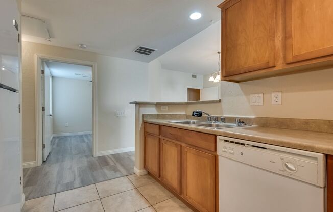 2 beds, 2 baths, $1,650, Unit UNIT 1051