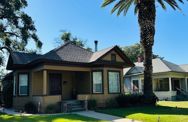 115 POPLAR AVE