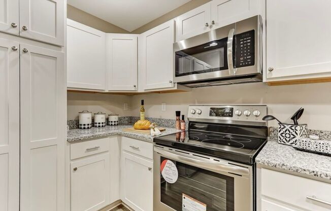 3 beds, 2 baths, 1,456 sqft, $1,999, Unit 5480