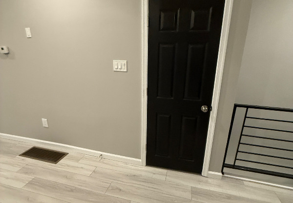 25 E HERMAN ST