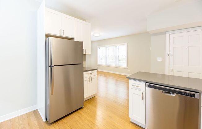 1 bed, 1 bath, 645 sqft, $2,100, Unit 3525-1W