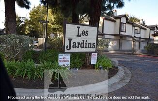 Charming 1 bedroom home located in the LES JARDINS gated community