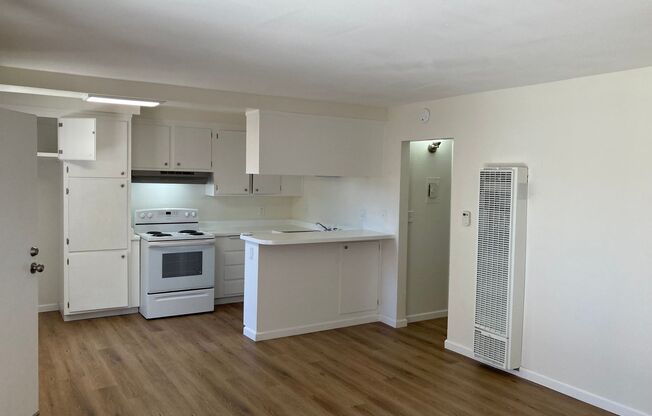 2 beds, 1 bath, 819 sqft, $2,295, Unit 1240-03