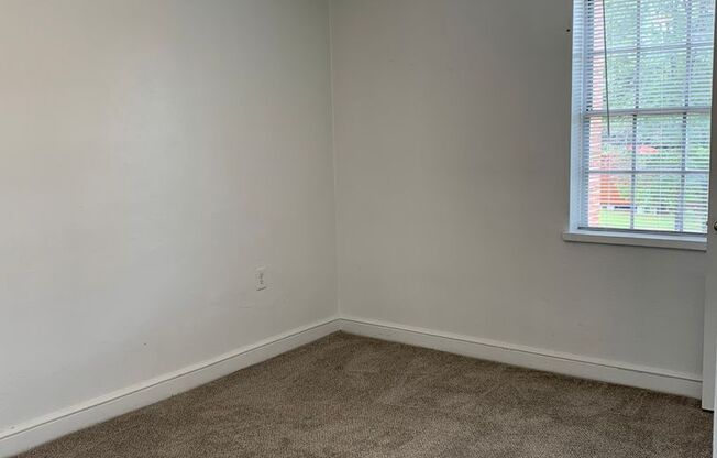 2 beds, 1 bath, 642 sqft, $1,095, Unit 504