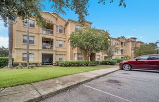 Beautiful 3/2 Condo in Davenport.  Brand new carpet and freshly painted!