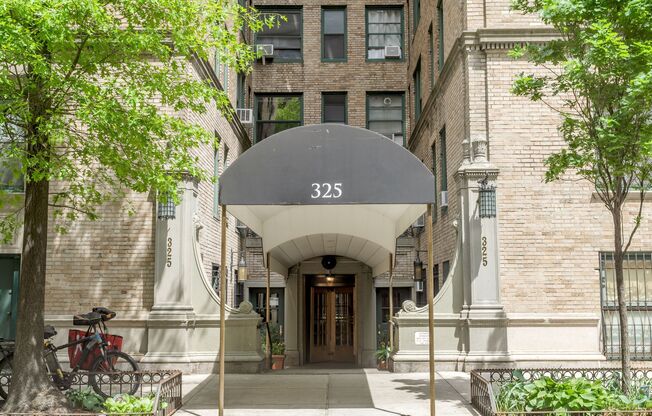 325 W 45 ST