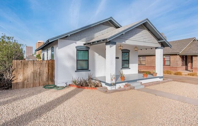 Remodeled Historic 2-bed Home Central Phx