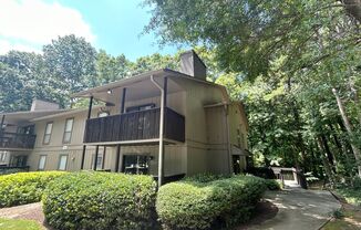 Vinings Run 1 Bedroom Condo, Minutes from The Battery and Truist Park!