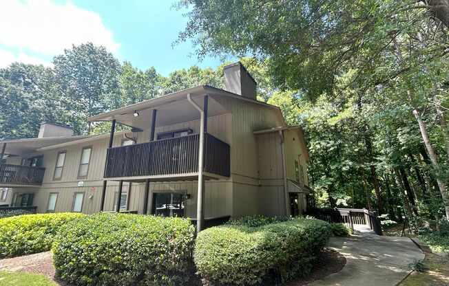 Vinings Run 1 Bedroom Condo, Minutes from The Battery and Truist Park!