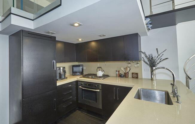 Studio, 1 bath, 671 sqft, $4,950, Unit 4M