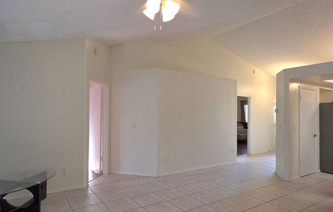 2-Bedroom Townhome with Private Courtyard and Screened Porch