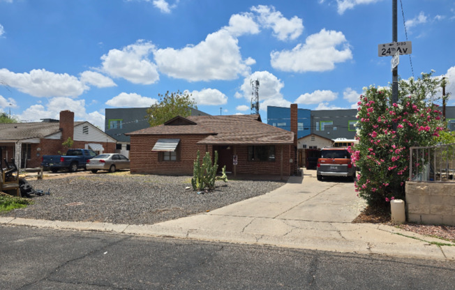 5122 N 24 AVE