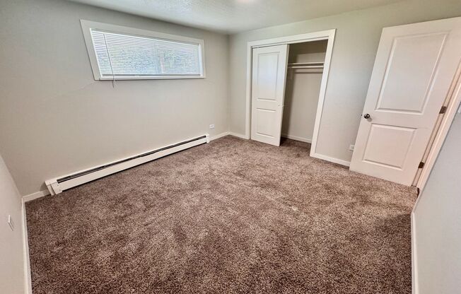 2 beds, 1 bath, 700 sqft, $1,175, Unit 32