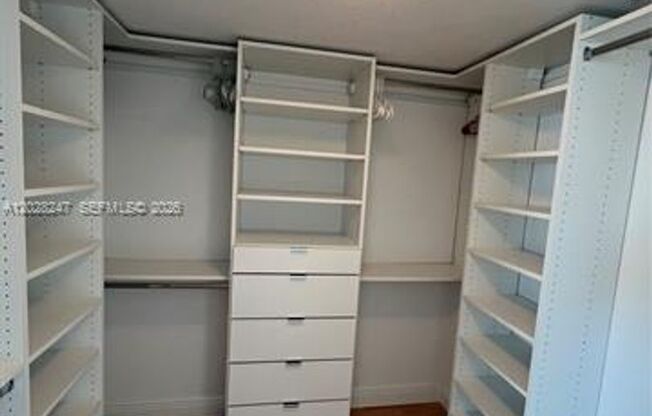 2 beds, 2 baths, $3,800, Unit # 2310