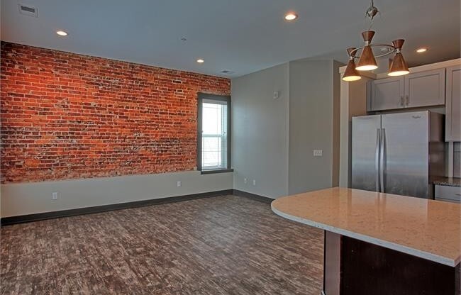 Updated Loft Apartment in the Heart of Downtown Longmont