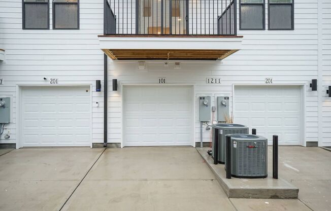 2 beds, 2.5 baths, $2,295, Unit UNIT 101