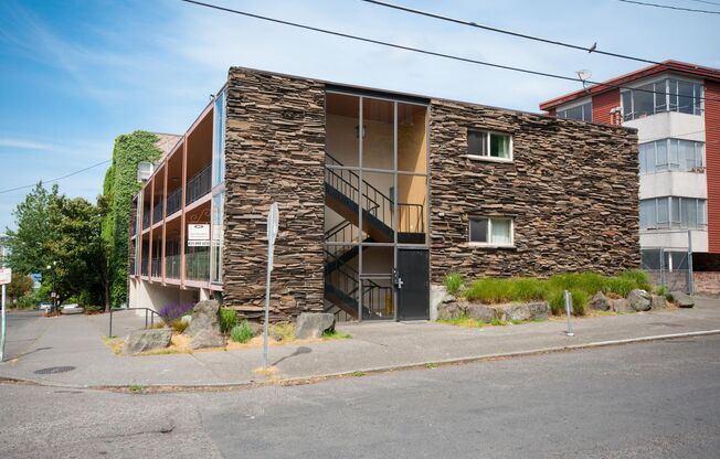 401 Harvard Ave (123)