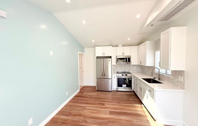 Fantastic Renovated Spacious 3 bed 2 Bath home In Pacoima