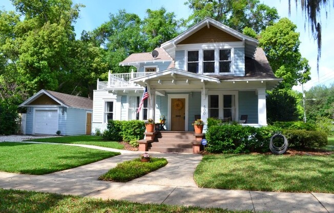 Absolutely Gorgeous 3 BR home in Thornton Park walk to Restaruants and Shops