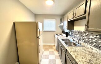 3 beds, 1.5 baths, $1,300, Unit Unit 3