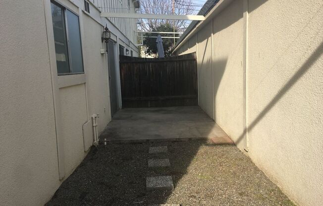 2 beds, 1 bath, $1,550