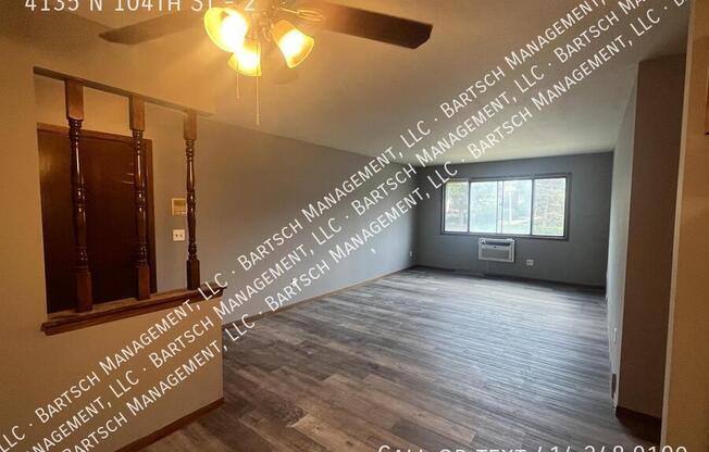4135 N 104 ST