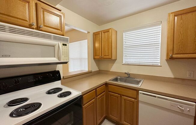 1 bed, 1 bath, $1,350, Unit Unit I