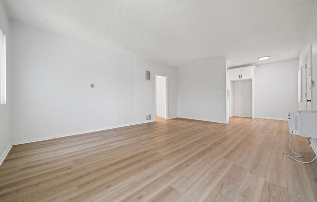 2 beds, 1 bath, $2,495, Unit 07