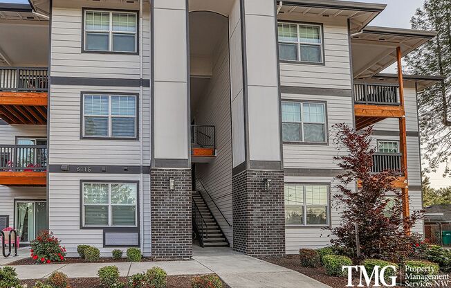 The Standard at Harmony Park - Brand New Apartments for Rent in Milwaukie, Oregon!