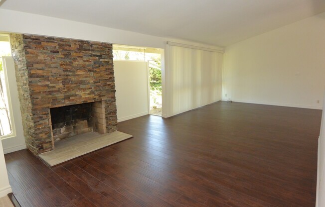 Remodeled 3 bed 2 bath single family home in Los Alamitos
