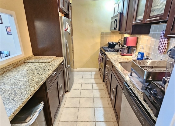 1 bed, 1 bath, 833 sqft, $3,150, Unit 5A