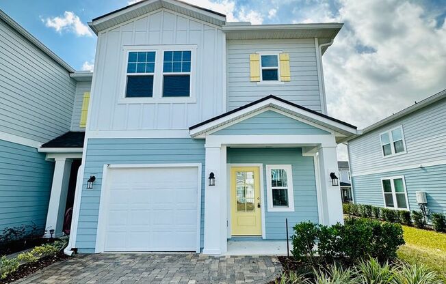 Spacious 3 Bed 2 Bath End Unit Townhome with Garage & Loft. Community features & High End Amenities! Pet Friendly! Washer / Dryer Included