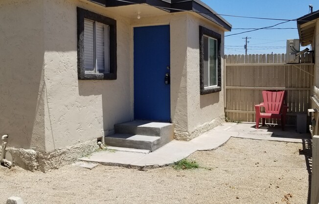 Studio Apartment with 1 bathroom!