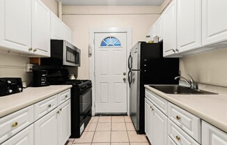 2 beds, 1 bath, 610 sqft, $3,650, Unit 135