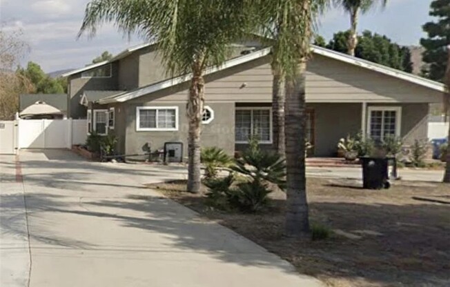 8920 HELEN AVE