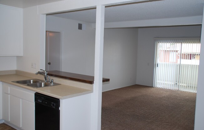 2 beds, 1 bath, $2,450, Unit # 1901