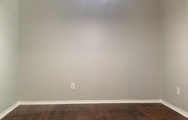 2 beds, 1 bath, 900 sqft, $1,095, Unit 3701 #3