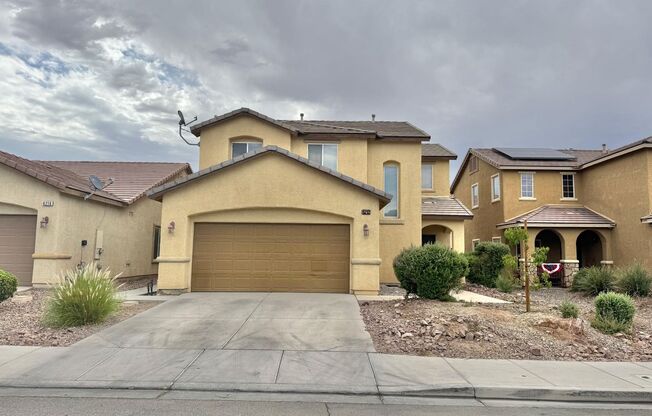 LOVELY 3 BEDROOM, 2.5 BATHROOM HOME LOCATED IN A BEAUTIFUL AND WELL-KEPT COMMUNITY.